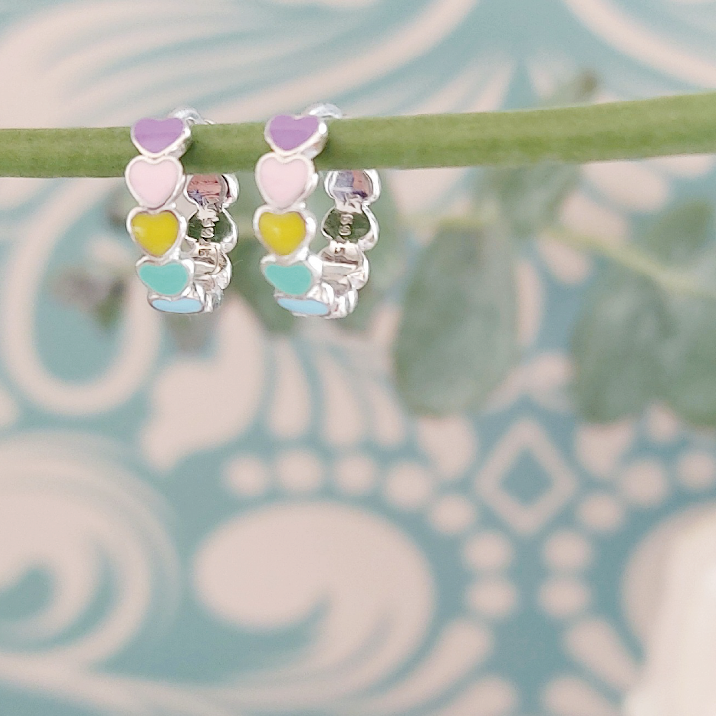 AROS ARGOLLA CORAZONES DE COLORES - MARGARITA JOYERIA INFANTIL